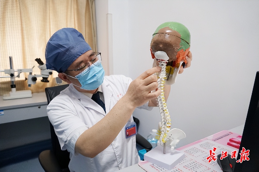 首例人类大脑芯片已植入,给大脑植入芯片