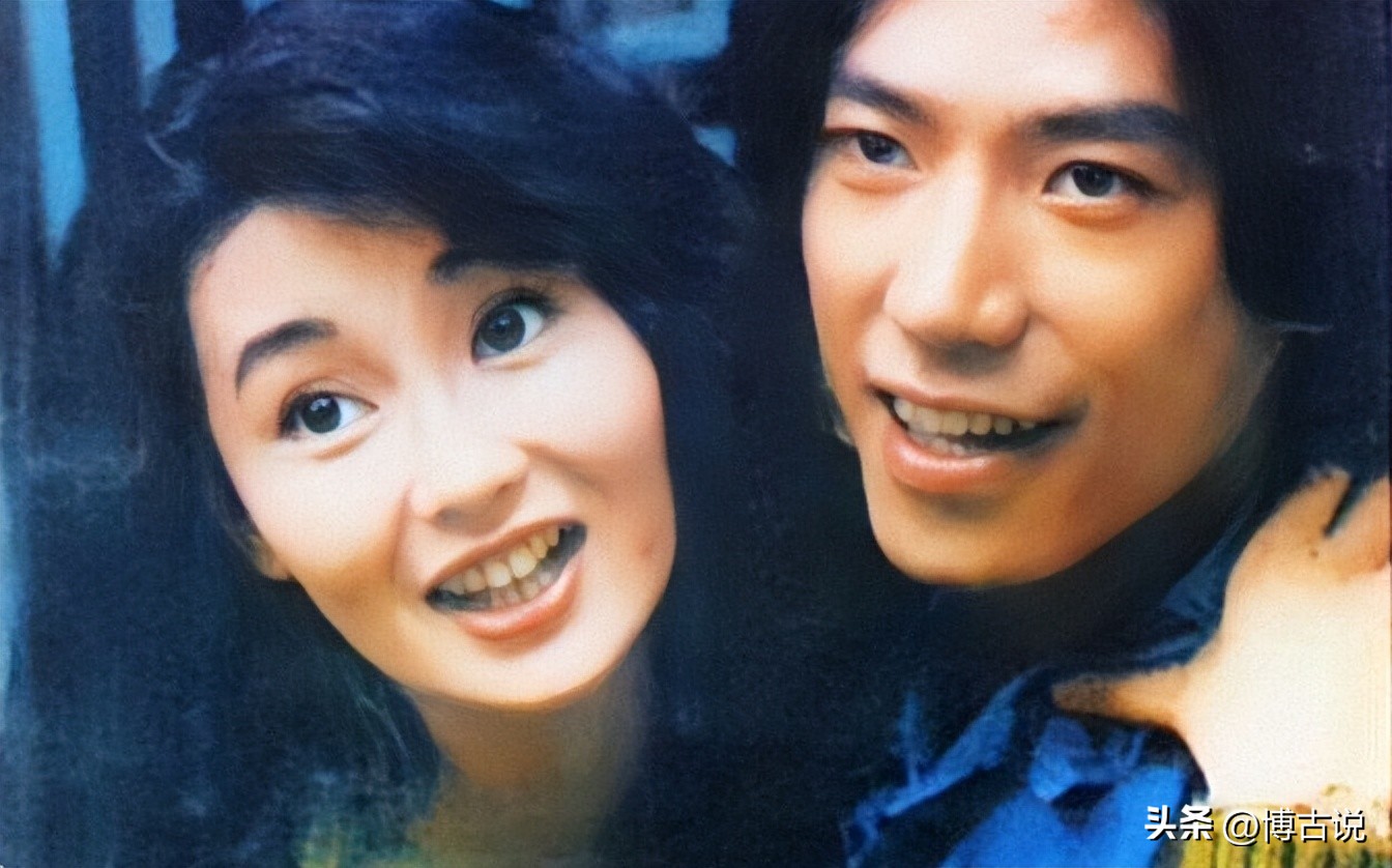 张耀扬带女友现身,张耀扬和富婆唱歌