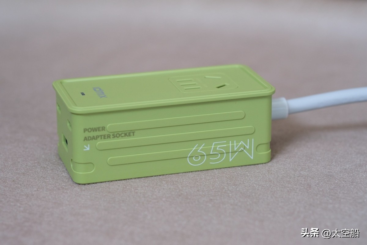 绿联氮化镓100000w智充魔盒,绿联氮化镓充电器100w智充魔盒