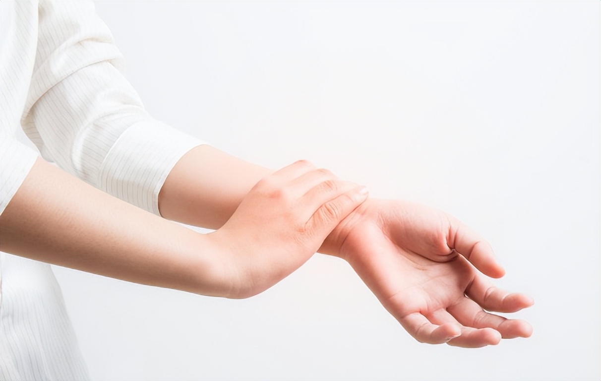 脑出血症状及表现有哪些怎么急救,突发脑出血怎么急救最管用