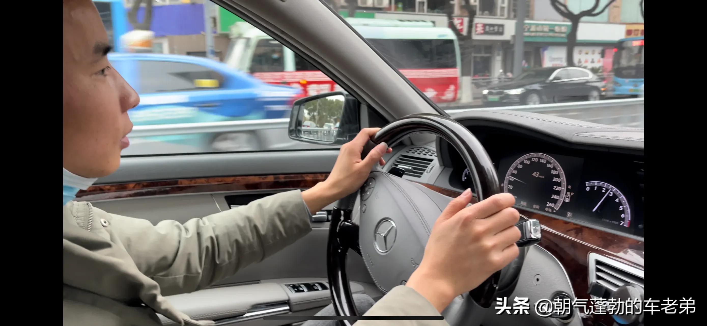 2009年奔驰s350当时多少钱落地,奔驰s350最新款2024落地多少钱