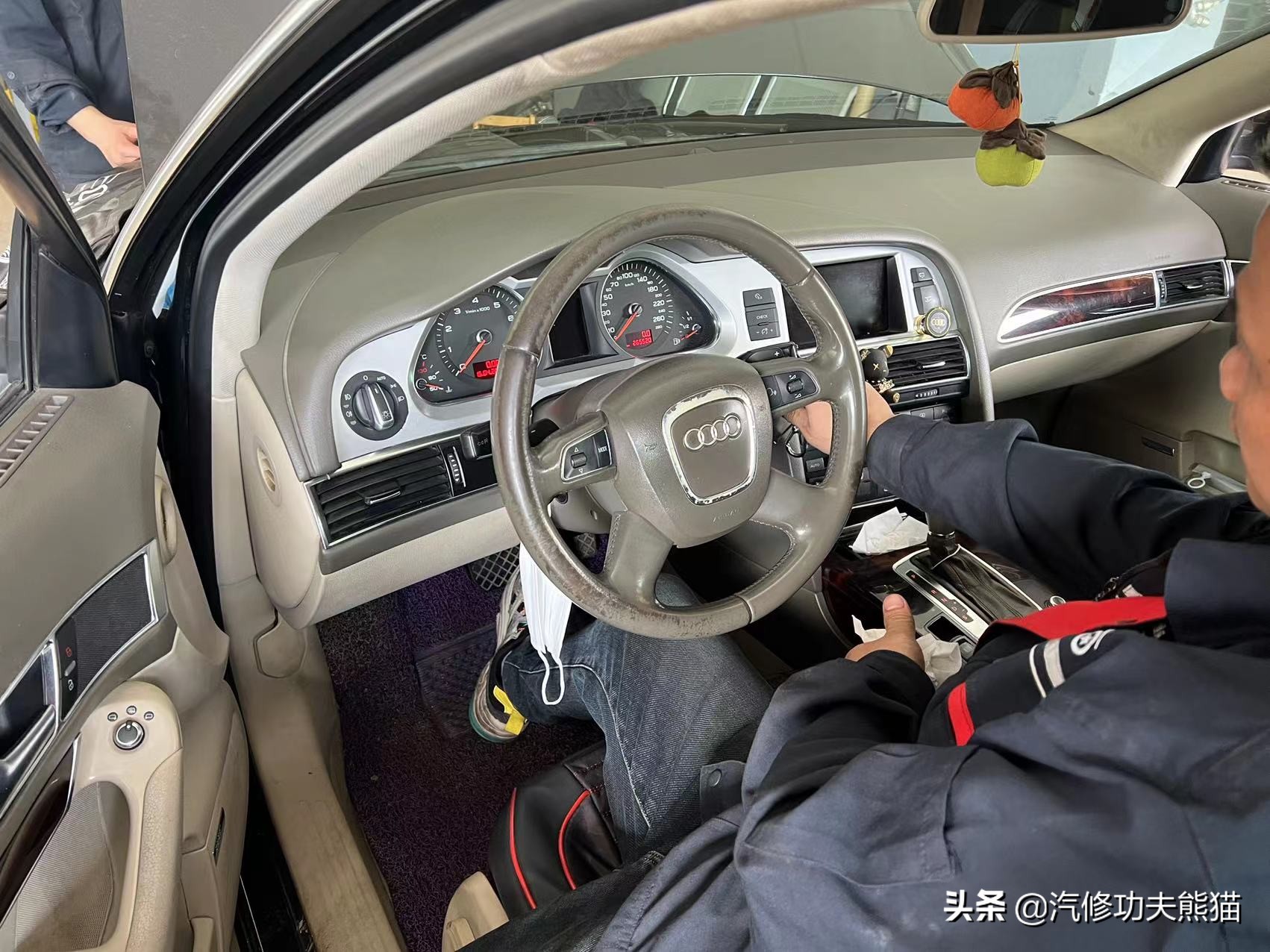 奥迪a6五百块钱,奥迪a65000公里烧一升机油维修