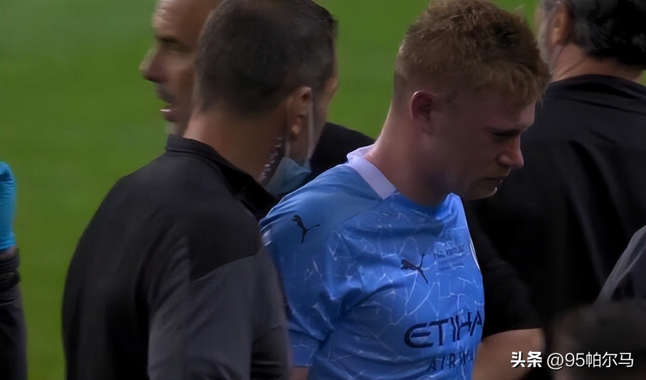 德布劳内回敲中场远射,喂饼大师足球