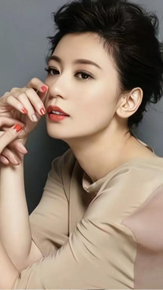 韦唯遭受过家庭暴力吗,贾静雯和韦唯现状