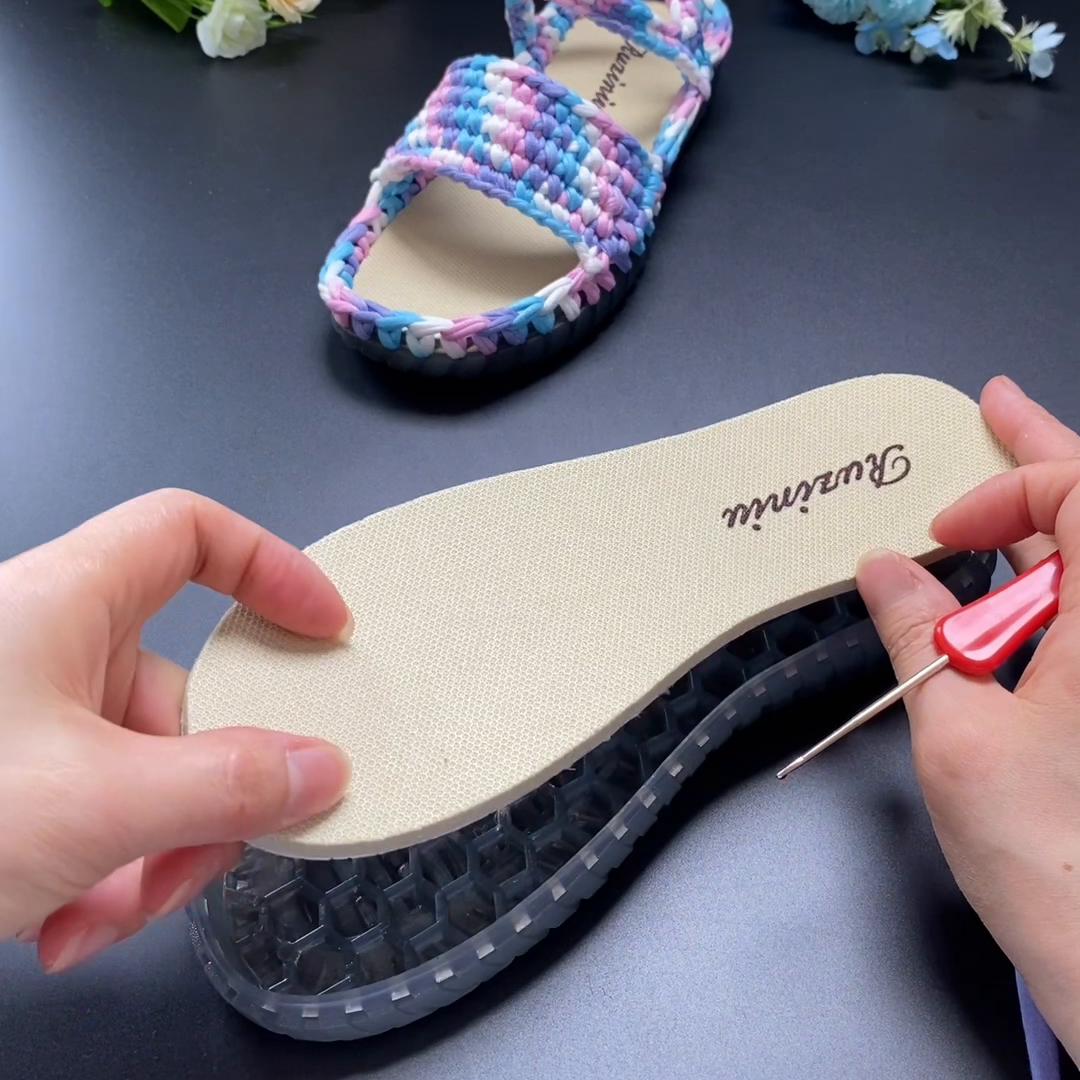 小男孩的凉鞋用布条线怎么钩好看,布条线郁金香儿童凉鞋钩织教程