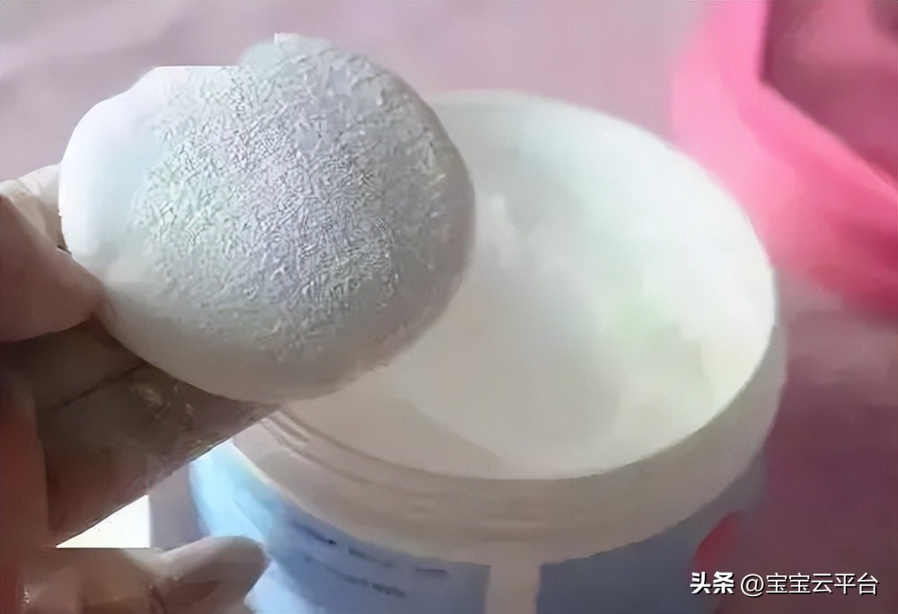 夏天月子里宝宝能用爽身粉吗,夏天宝宝不用爽身粉用什么面霜