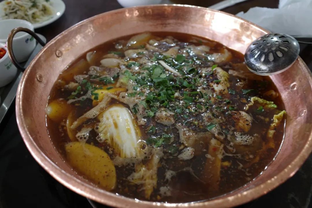 银杏谷泡温泉的地方,广东冬天赏银杏泡温泉