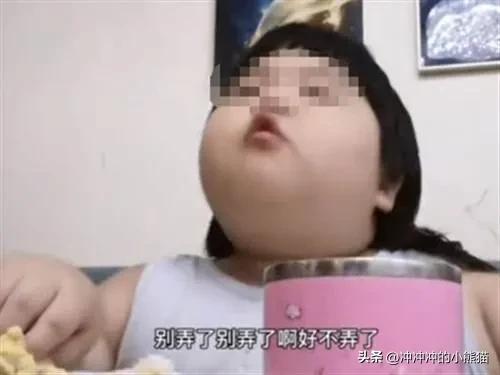 “本硕女孩和哥哥被啃小”事件引发全网热议:直言父母又懒又贪