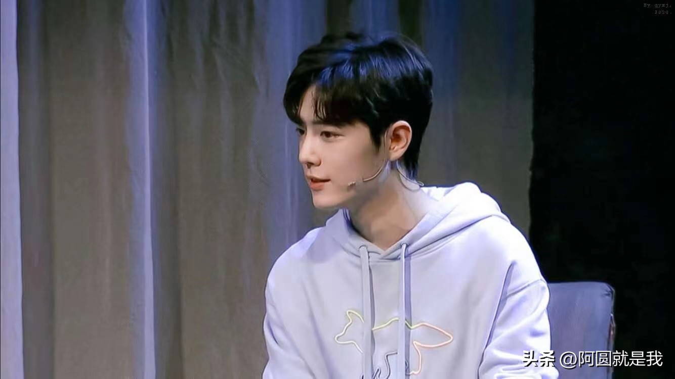 肖战被时尚杂志拍封面,肖战登时尚芭莎封面人物