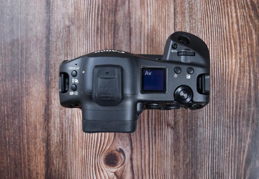 佳能eosr跟rp哪个好,佳能eosr3发布视频