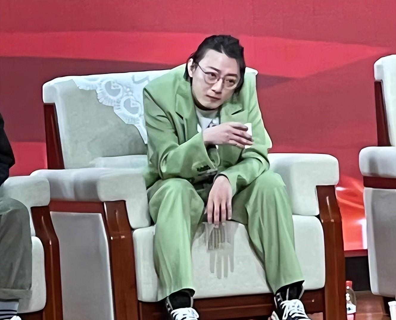 《他是谁》被人民网点名！既有夸又有批评，言辞直戳剧方肺管子