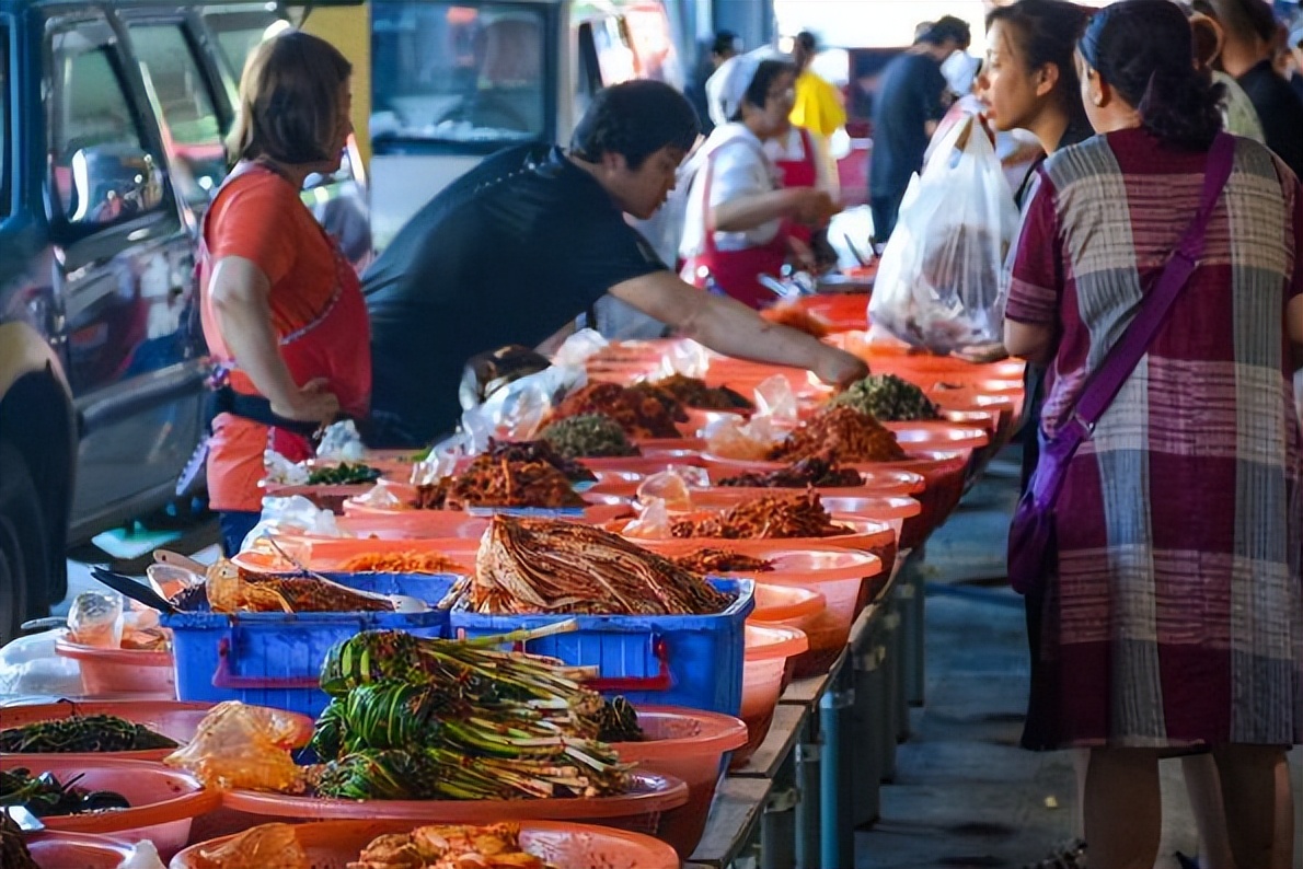 韩国每年从中国进口多少原材料,韩国出口中国主要商品