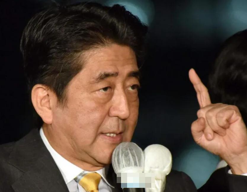 日本前首相安倍晋三演讲时被枪杀,安倍晋三演讲时胸部中枪死亡