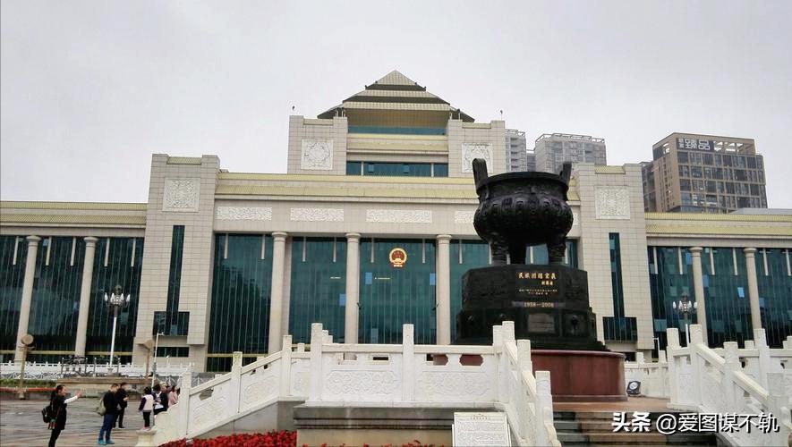 广西最大的广场视频,广西最大的广场