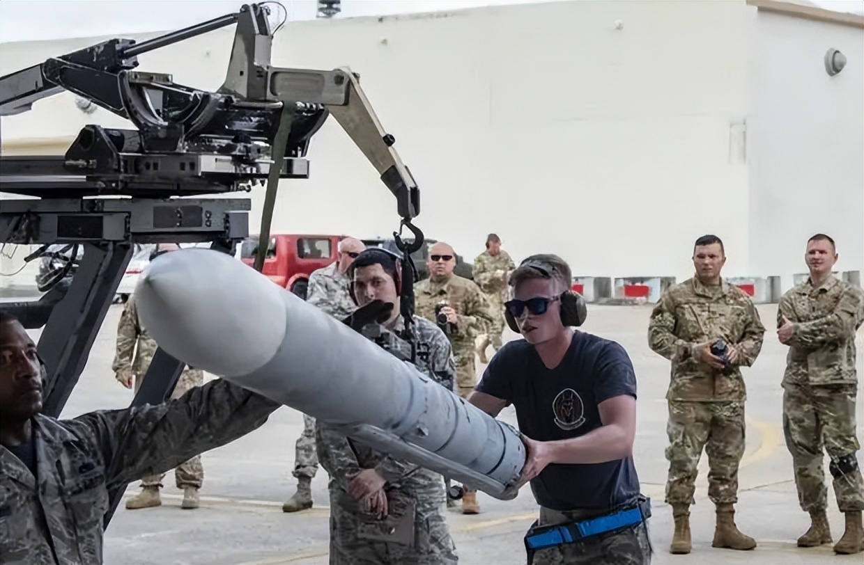 伯克3和055驱逐舰哪个厉害,美国阿利伯克3和中国055比较