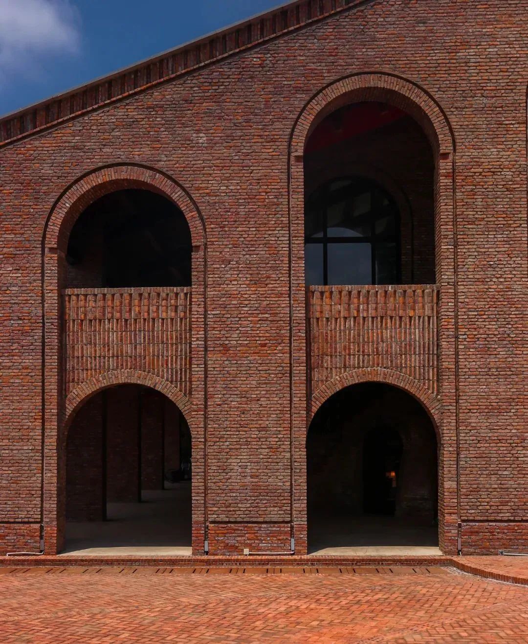 上海新晋热门打卡地，在红砖窑厂里喝咖啡、露营