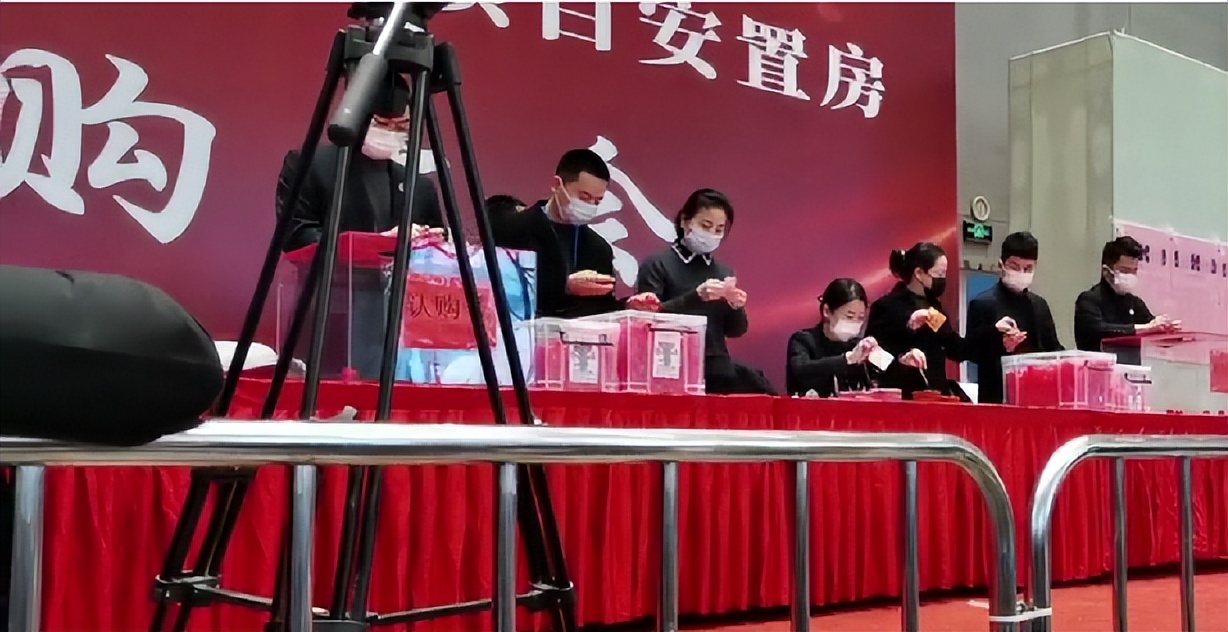 安置房质量秒杀商品房,安置房铝板外立面