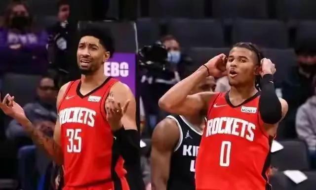 欧文本赛季单核带队,本赛季欧文精彩十佳球