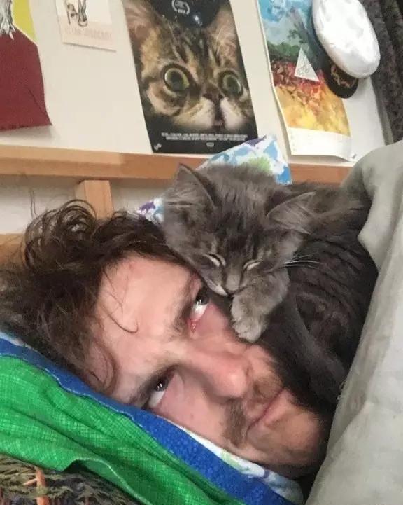 跟猫咪睡觉要注意哪些问题,和猫咪睡觉有什么要注意的