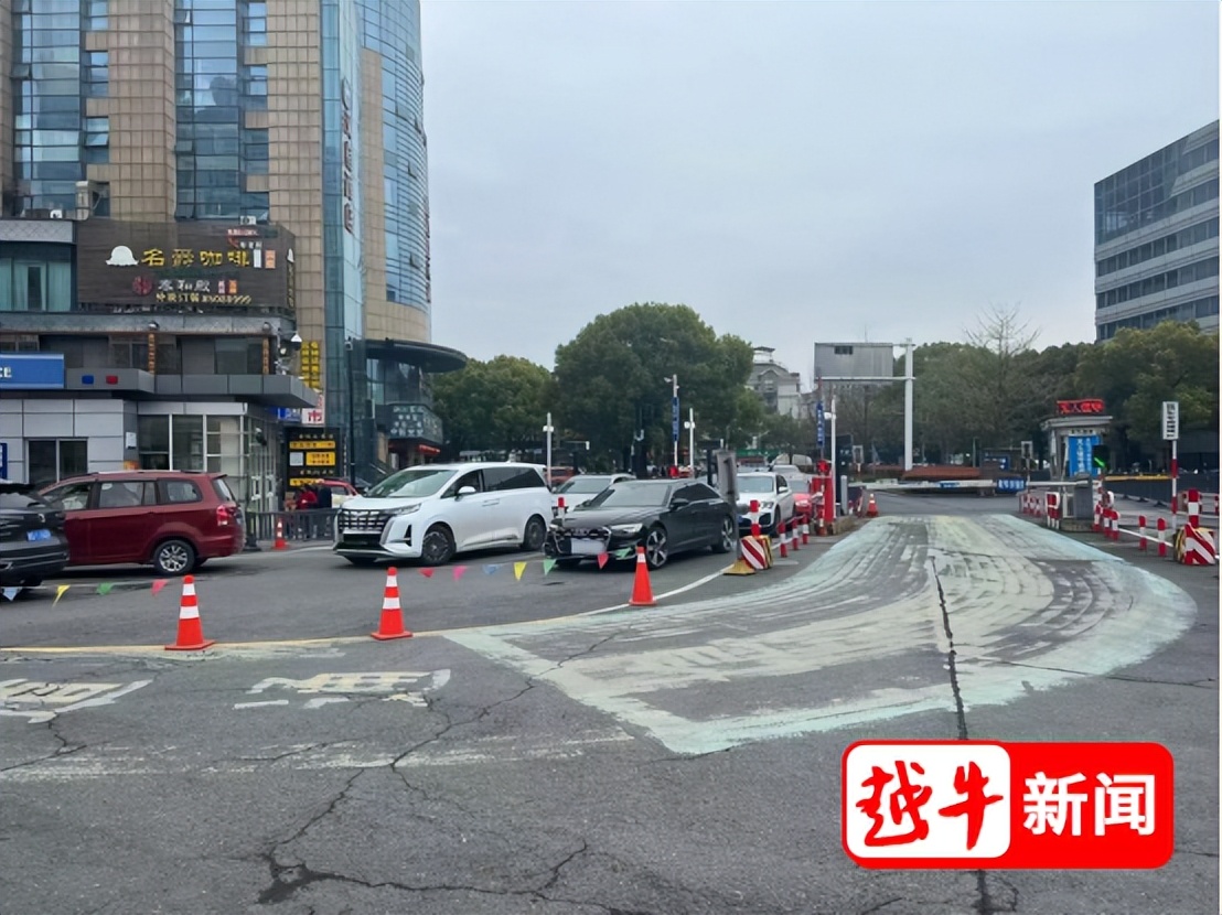 越牛调查｜绍兴市人民医院门口隔离栏遭吐槽，官方回应