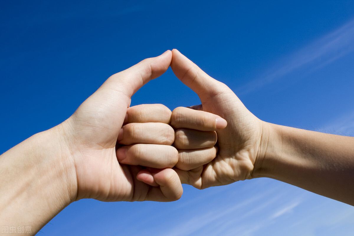 捷达近光灯更换视频,自己动手更换近光灯图解