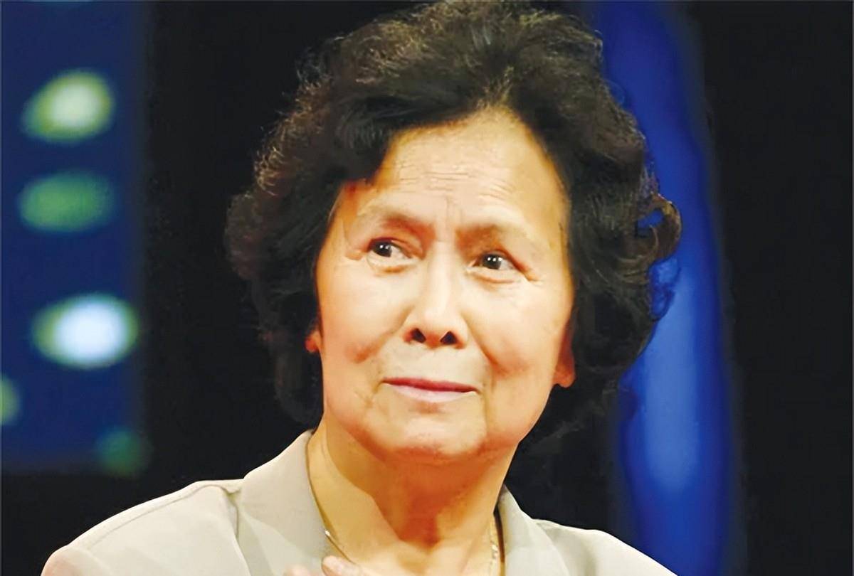 杨洁为何没有换掉六小龄童呢,杨洁为什么离开六小龄童