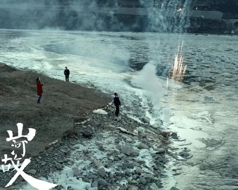 有些人注定只能陪你走一段路文案,每个人只能陪你走一段路翻译