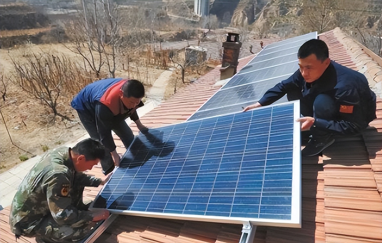 农户屋顶安装光伏的收益,农村租用农民房顶装光伏是真是假