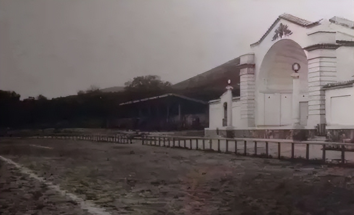 鍔冲姩鍏洯鐏溅澶翠綋鑲插満,婊￠搧