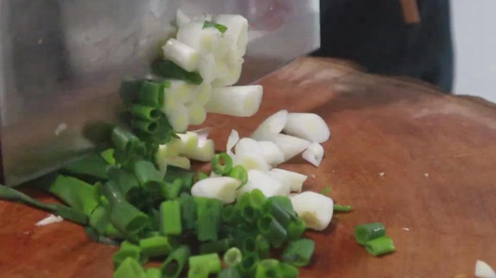 川菜泡菜鱼的家常做法，鱼肉鲜嫩爽滑酸香开胃，让你食欲大增