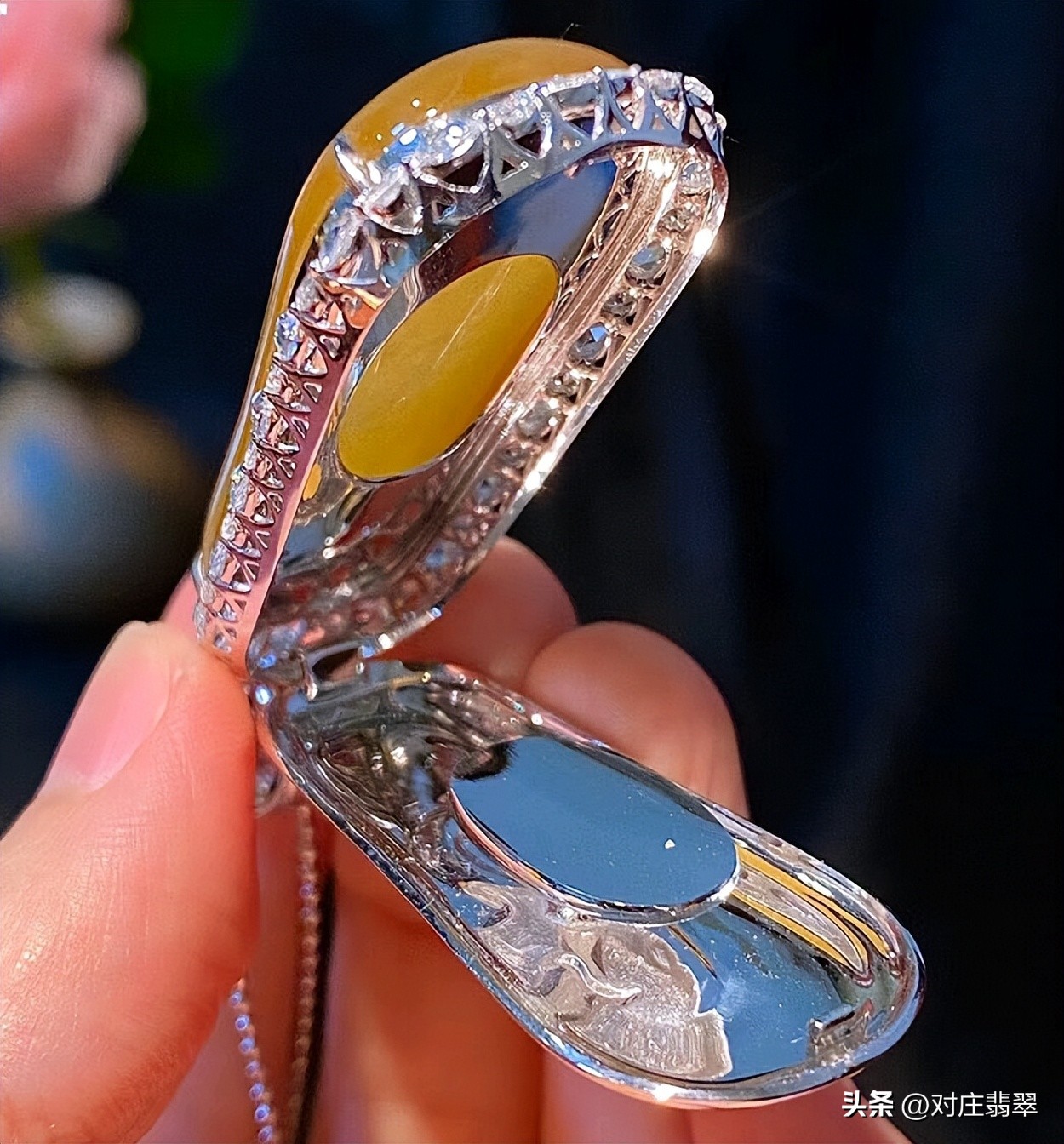 黄色翡翠原石值钱吗,黄色冰种翡翠值不值钱