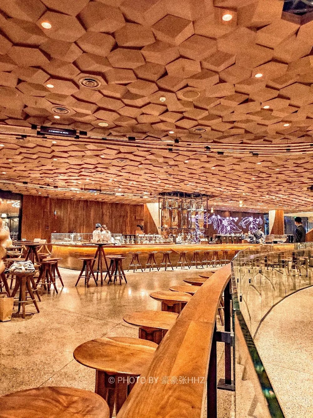 喝不到星巴克的老家,麦咖啡治好了我的「反向乡愁」