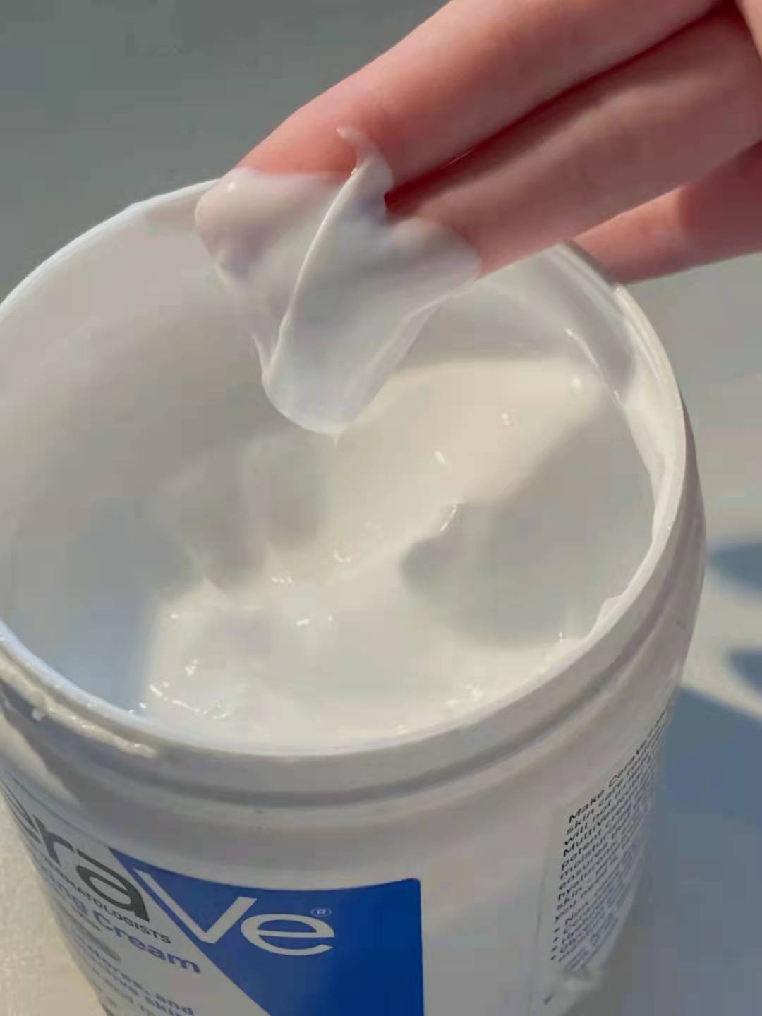 什么面霜能提亮肤色紧致,混合性皮肤冬天用什么面霜比较好