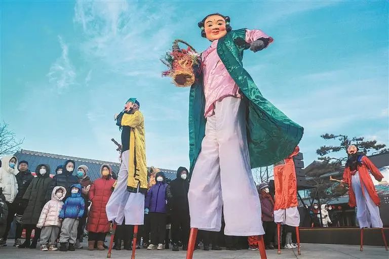 热热闹闹回家过年,热热闹闹回家过大年