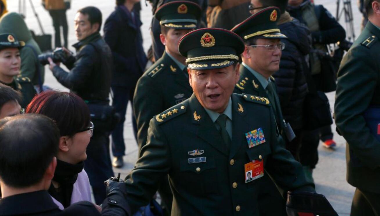 *少奇刘**之子无资格参加高考，给*小平邓**写信抱怨，*小平邓**如何回复？