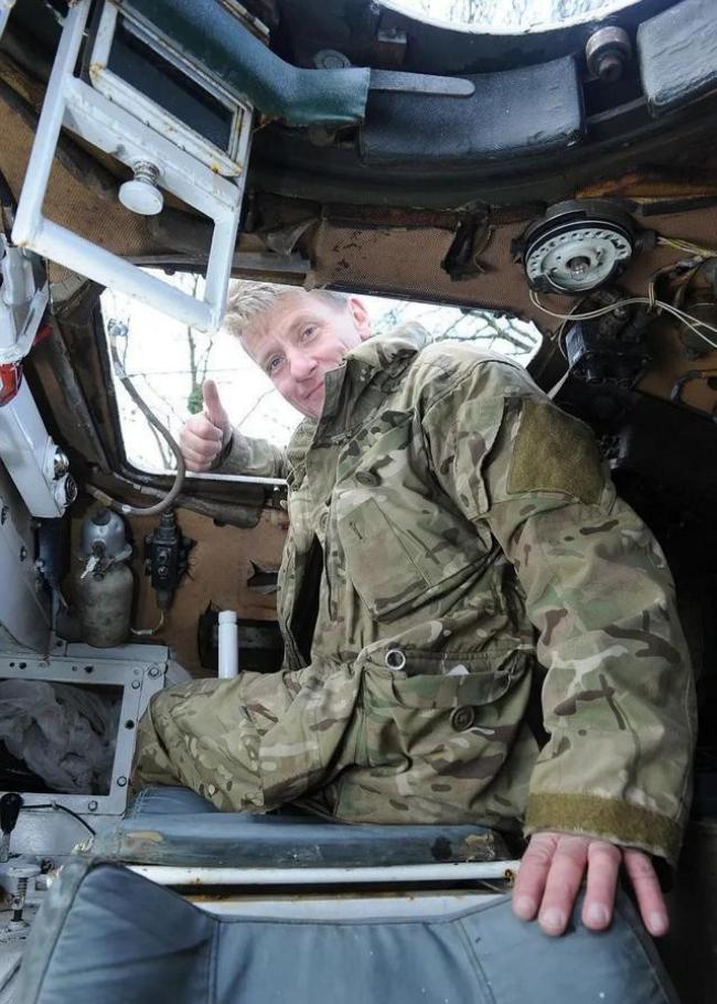 英国一名男子买了一辆坦克,英国男子花300镑