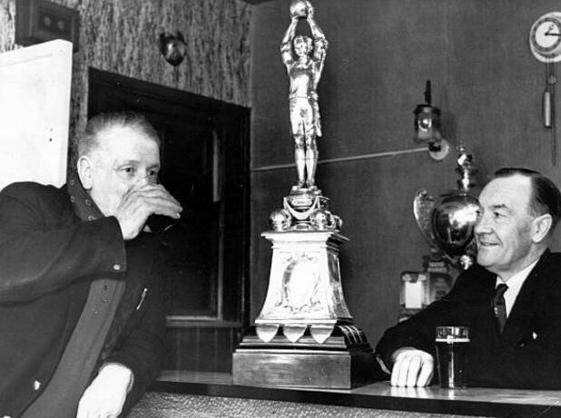 足坛奇葩故事,21：猎鹰鞋是如何诞生的？英格兰球队两夺世界杯