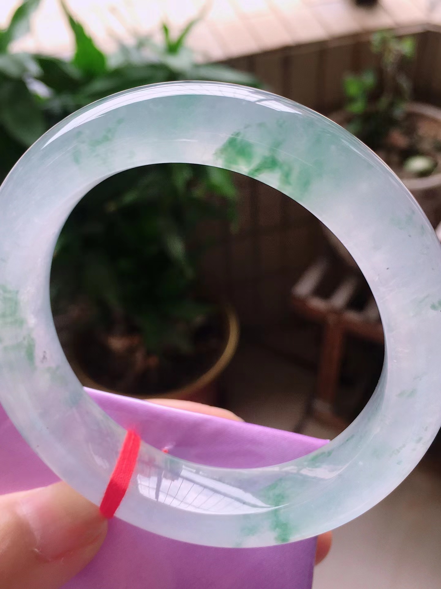 翡翠手镯不要乱戴,翡翠手串戴左手好还是戴右手好