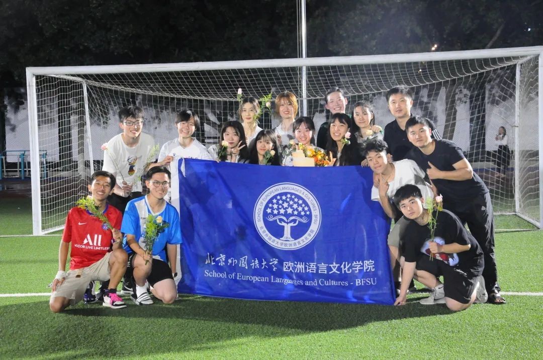 中国大学篮球比赛高燃,世界冠军助阵表演视频