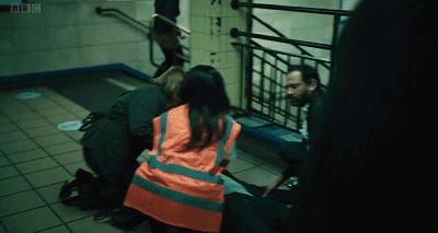 飙升9.4，太敢拍了！撕开血淋淋的现实，忍痛才刷完这剧...