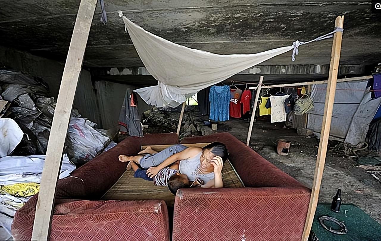 一小伙几十年研究彩票,小伙看破彩票机密一年挣80亿