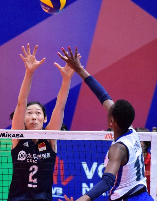 艾格努打破朱婷纪录,艾格努拦住朱婷后怒吼