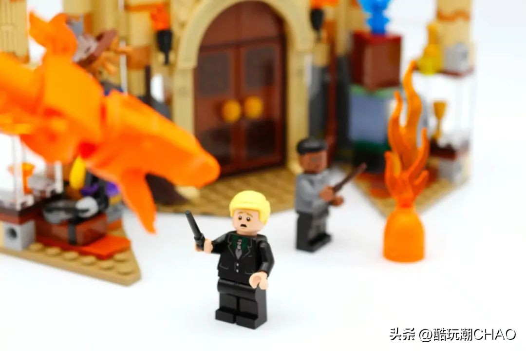 乐高哈利波特76413霍格沃茨：有求必应屋套装开箱评测