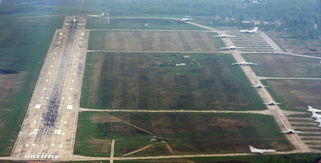 俄罗斯战略轰炸机直扑基辅,乌克兰无人机轰炸俄罗斯机场