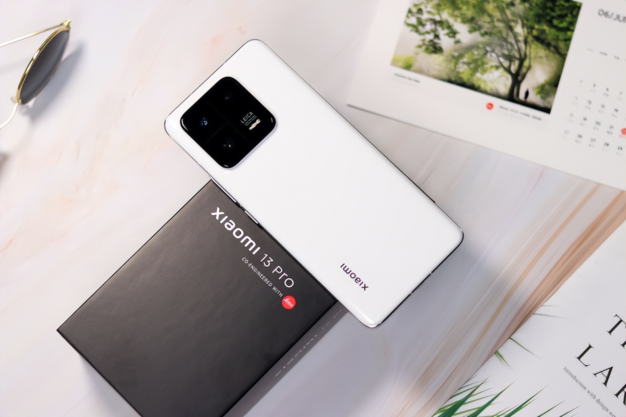 苹果旗舰和安卓旗舰怎么选,入门版iphone与安卓旗舰机怎么选