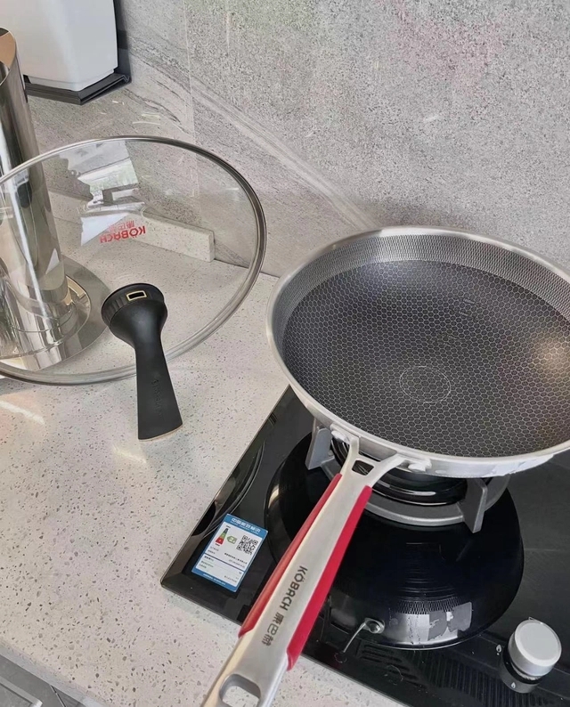 一把炒锅干10年,靠0涂层爆火,康巴赫成功的秘诀是什么呢?
