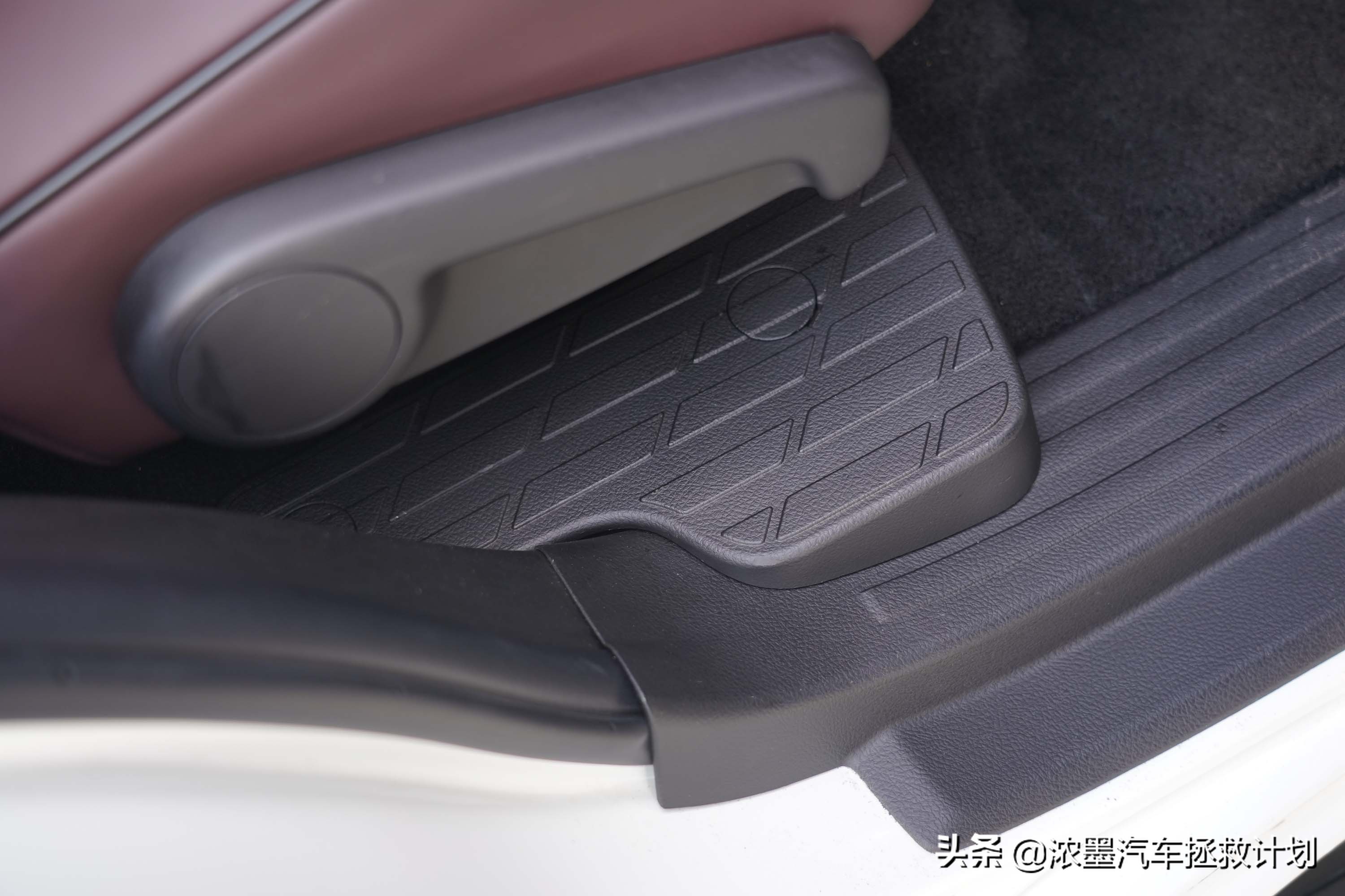 硬汉焕颜丰田普拉多续写越野传奇,修复翻新09年的丰田普拉多