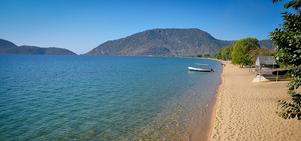 世界上最深的十大湖泊深不可测,探索全世界深不见底的湖泊