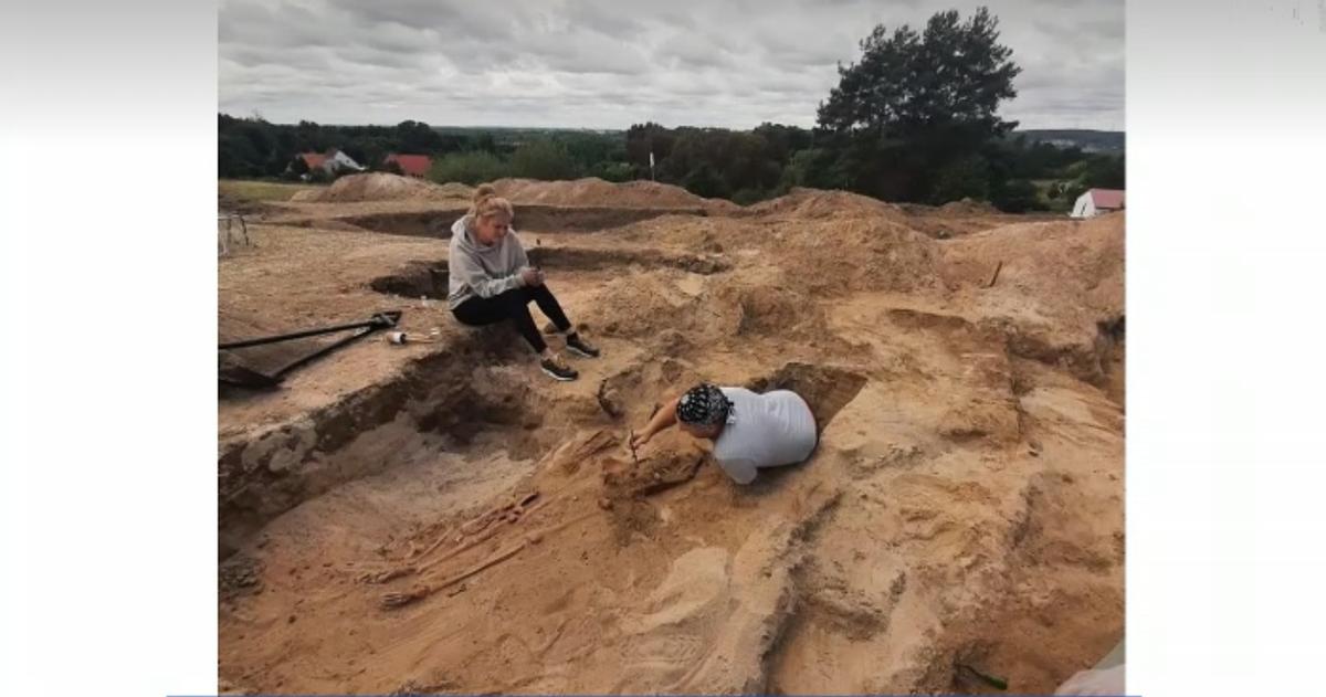 揭秘吸血鬼是否真实存在,揭秘女吸血鬼的尸体真的存在吗