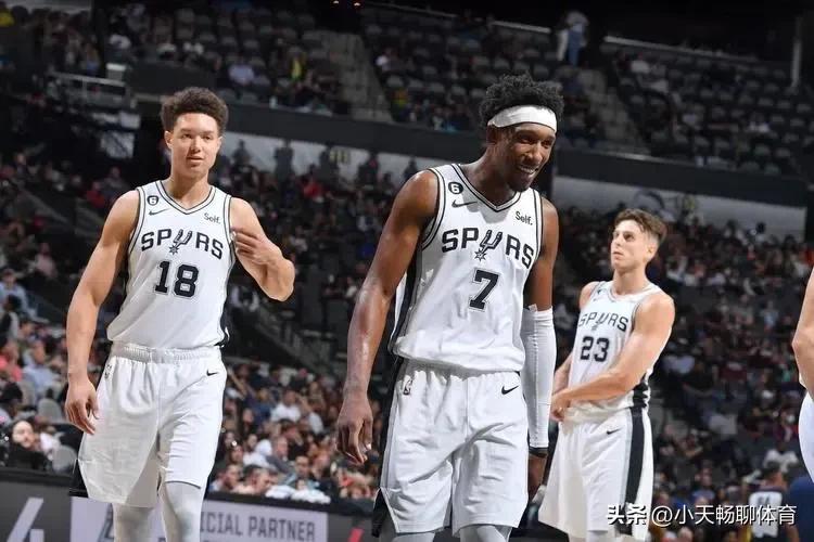 休赛期恐风雨飘摇得六大球星，克莱心意已决，伦纳德自作自受